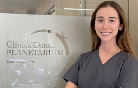 Doctora Nàdia Pont Licenciada en Odontología